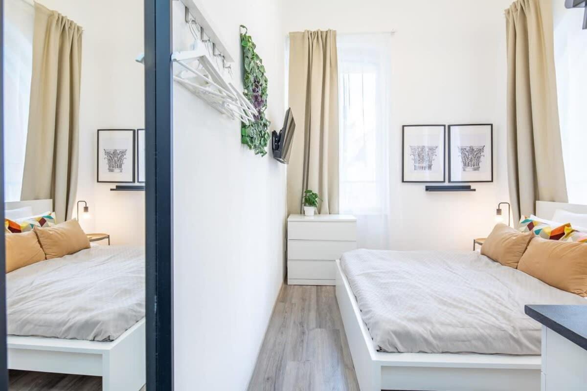 Extra Central Mini Studio - Lively Neighborhood Budapest Kültér fotó