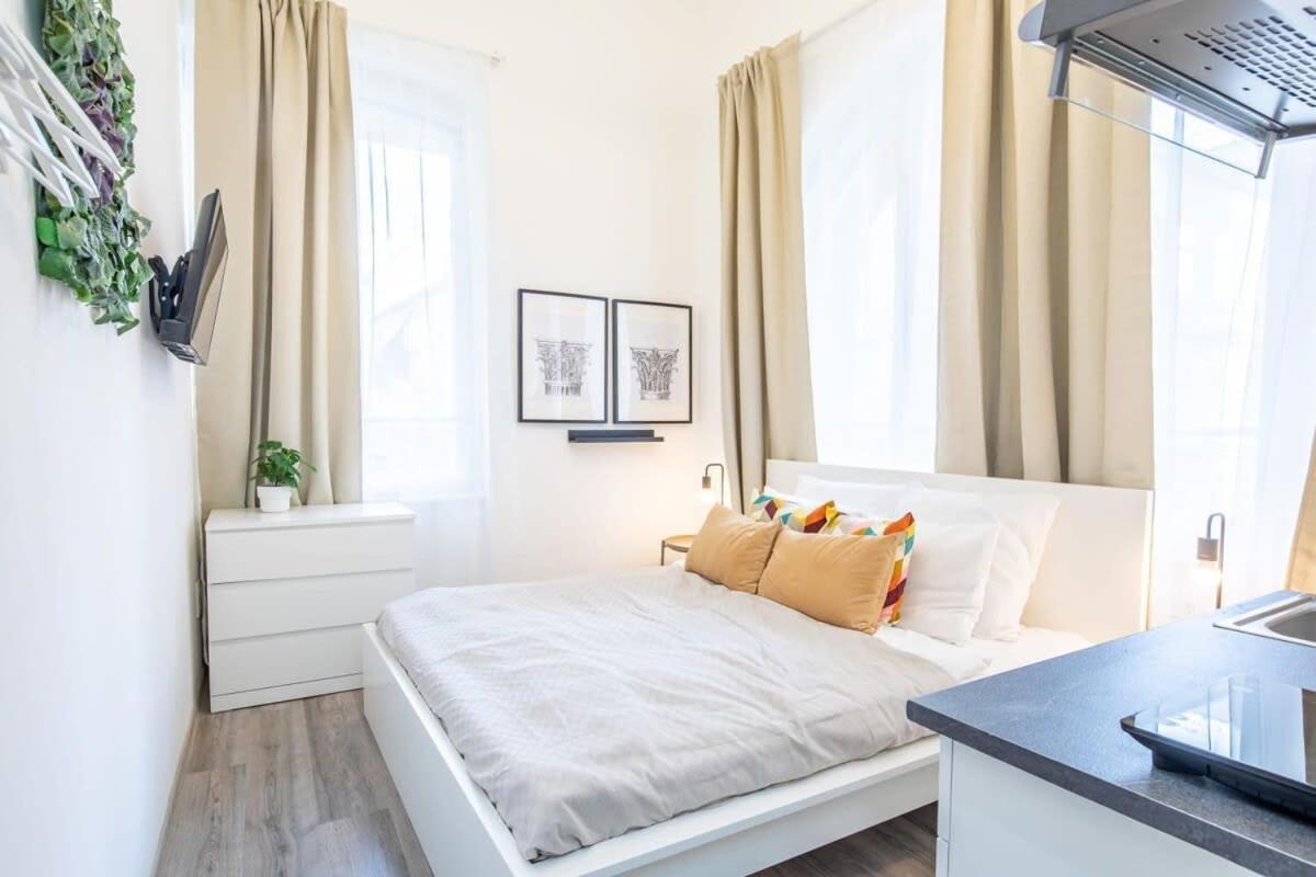 Extra Central Mini Studio - Lively Neighborhood Budapest Kültér fotó
